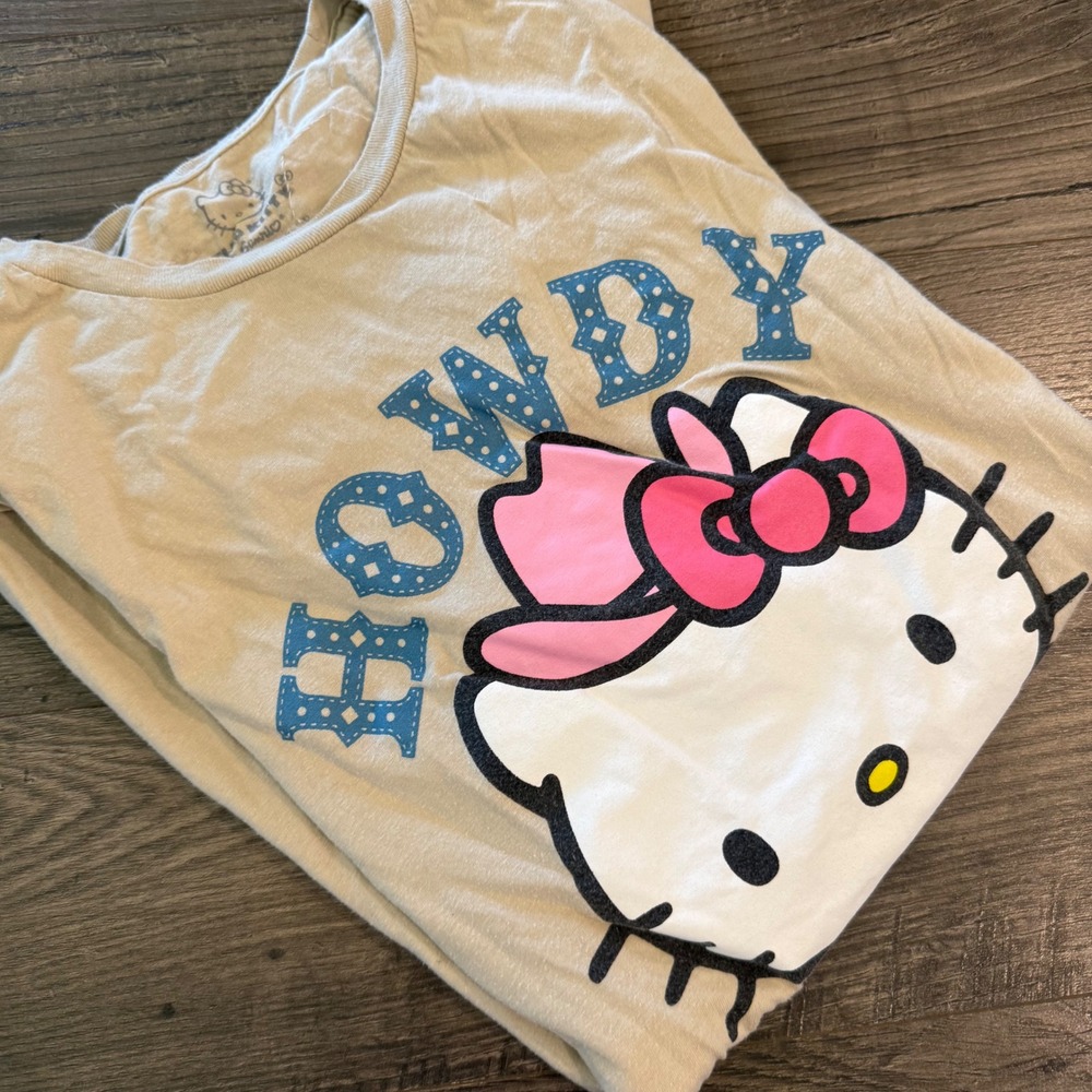 Hello Kitty Sanrio Howdy Cowgirl Graphic Tee Tan Pink‎ Western Shirt XL